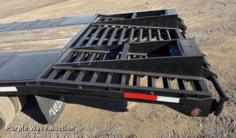 image for item EG2104 2011 Diamond C Trailer equipment trailer