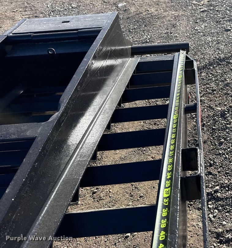 image for item EG2104 2011 Diamond C Trailer equipment trailer