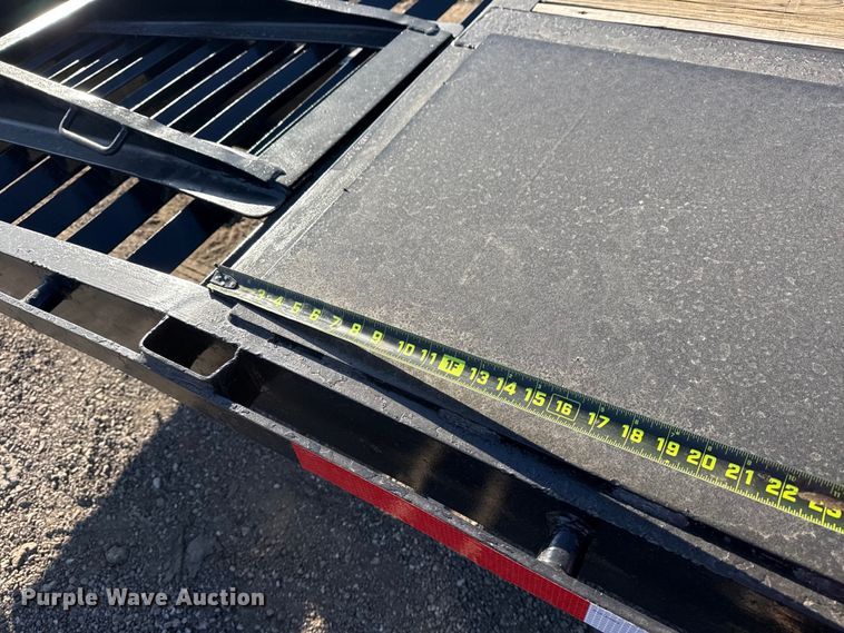 image for item EG2104 2011 Diamond C Trailer equipment trailer