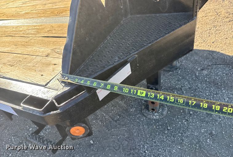 image for item EG2104 2011 Diamond C Trailer equipment trailer