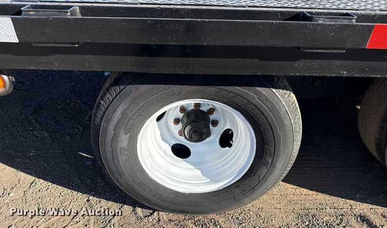 image for item EG2104 2011 Diamond C Trailer equipment trailer