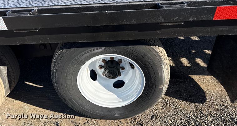 image for item EG2104 2011 Diamond C Trailer equipment trailer