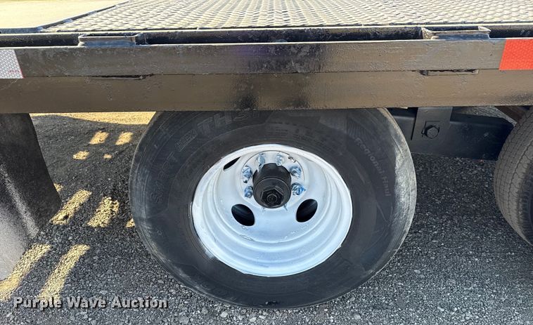 image for item EG2104 2011 Diamond C Trailer equipment trailer