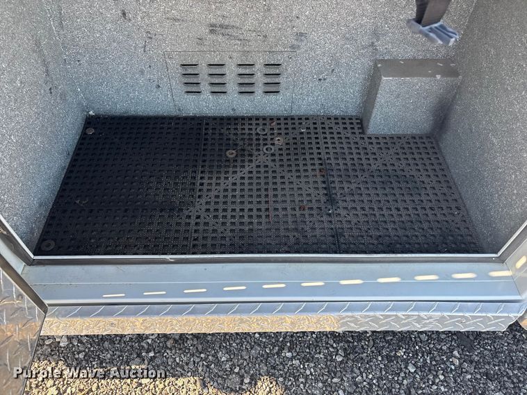 image for item EG8858 1997 Ford E350  ambulance