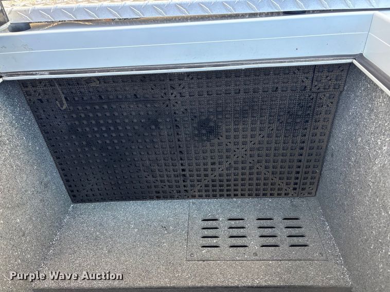 image for item EG8858 1997 Ford E350  ambulance