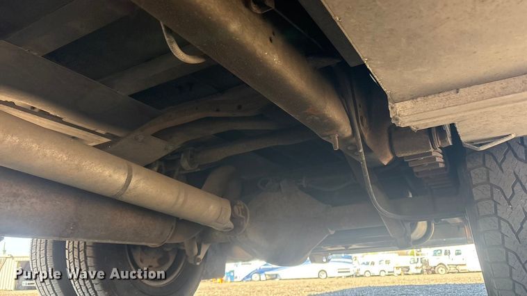 image for item EG8858 1997 Ford E350  ambulance