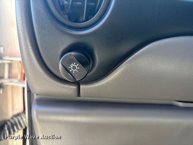 image for item EG8858 1997 Ford E350  ambulance