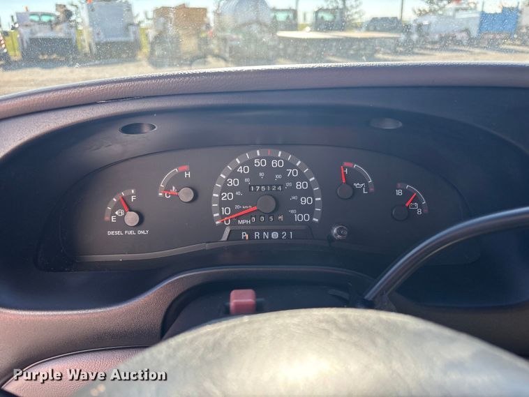 image for item EG8858 1997 Ford E350  ambulance