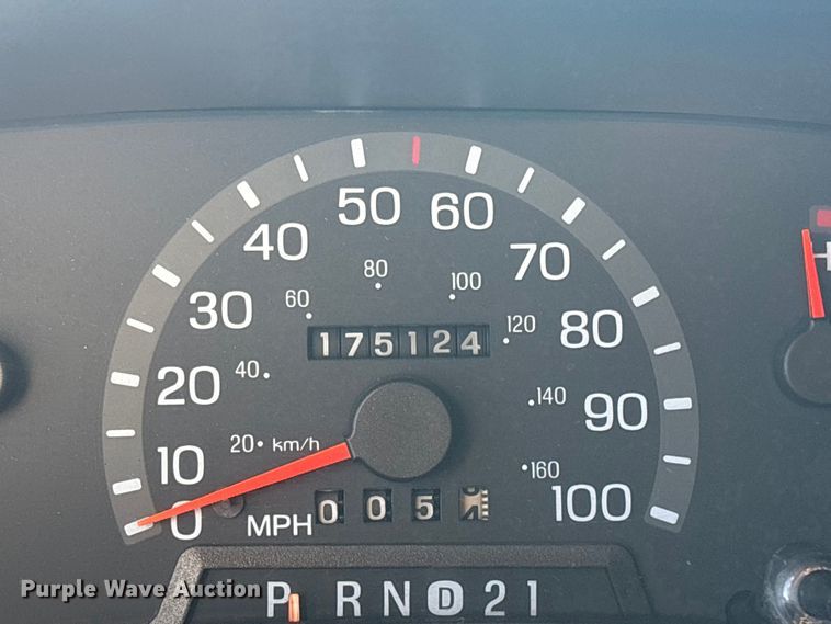 image for item EG8858 1997 Ford E350  ambulance