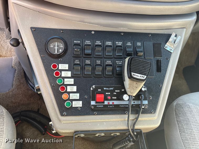 image for item EG8858 1997 Ford E350  ambulance