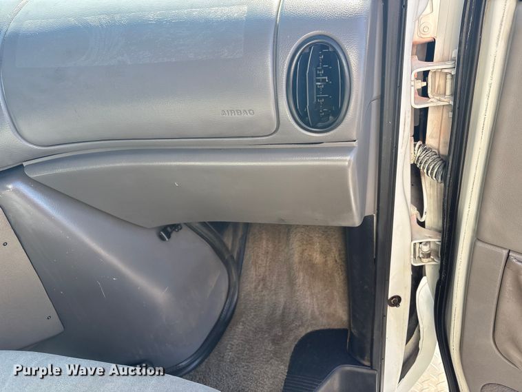 image for item EG8858 1997 Ford E350  ambulance