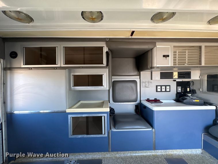 image for item EG8858 1997 Ford E350  ambulance