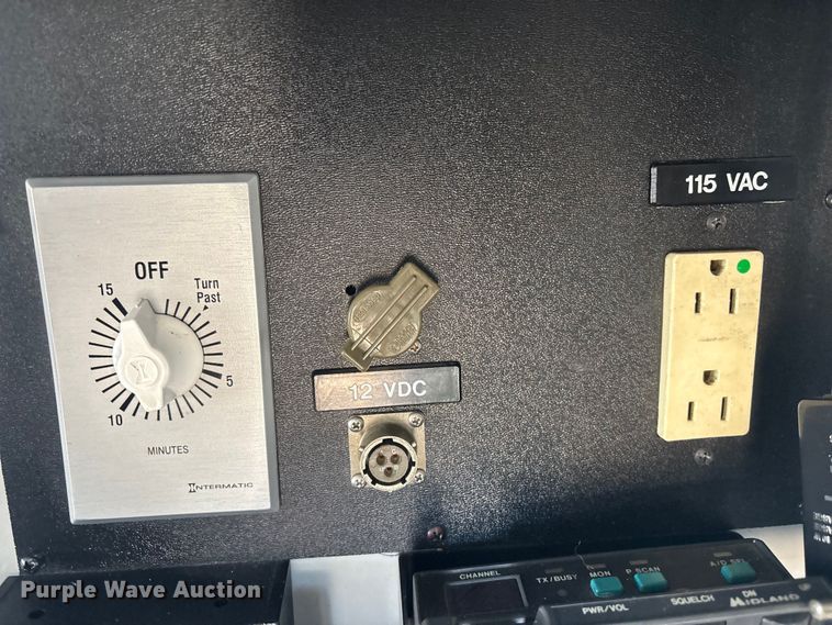 image for item EG8858 1997 Ford E350  ambulance