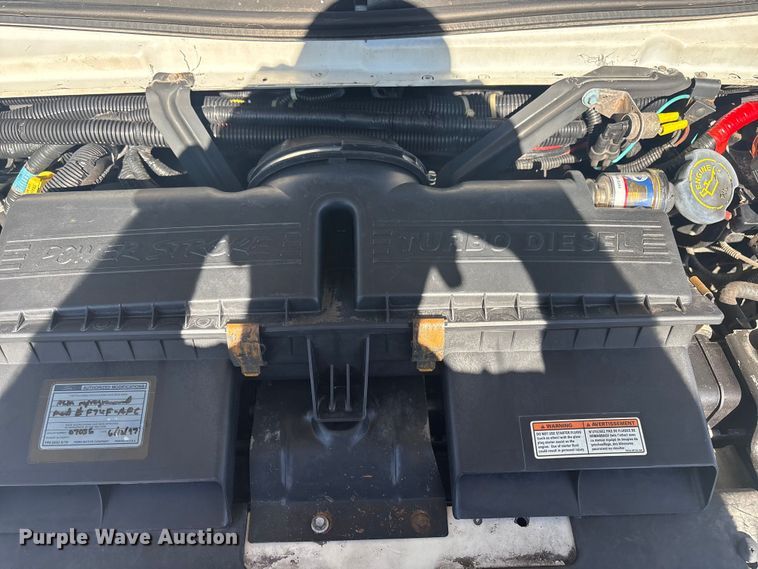 image for item EG8858 1997 Ford E350  ambulance