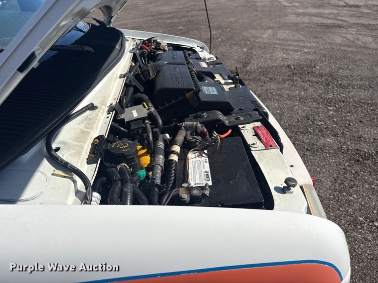 image for item EG8858 1997 Ford E350  ambulance