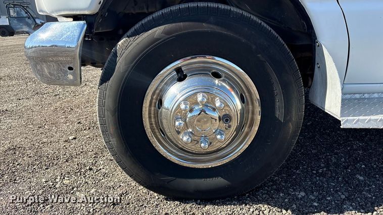 image for item EG8858 1997 Ford E350  ambulance