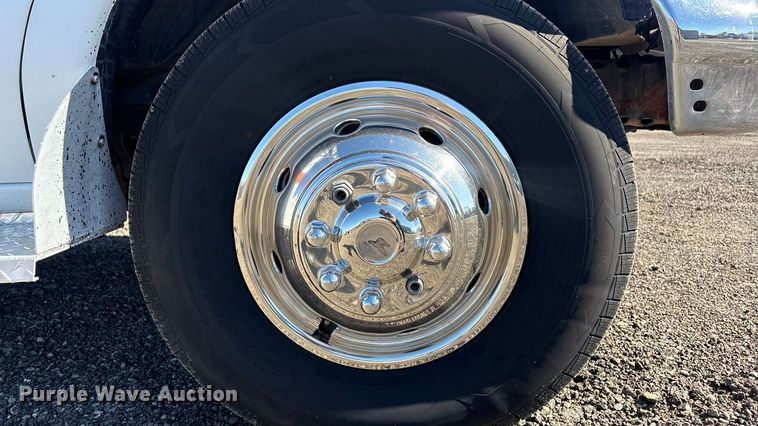 image for item EG8858 1997 Ford E350  ambulance