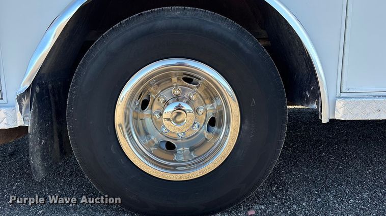 image for item EG8858 1997 Ford E350  ambulance