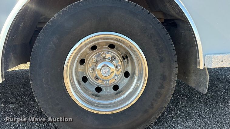 image for item EG8858 1997 Ford E350  ambulance