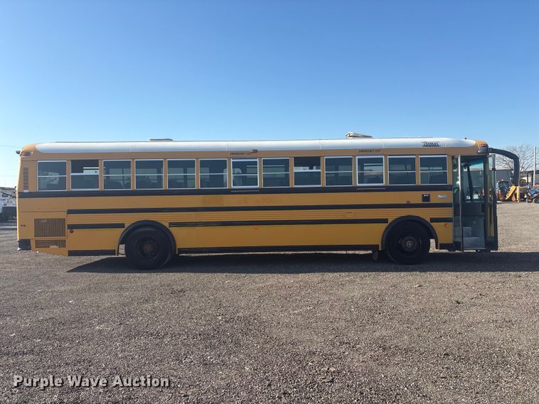 image for item EG8905 2002 Thomas Built Saf-T-Liner school bus