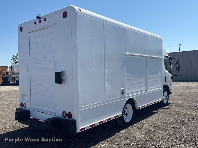 image for item EG8913 2014 Isuzu NPR-HD delivery truck