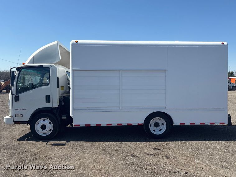 image for item EG8913 2014 Isuzu NPR-HD delivery truck