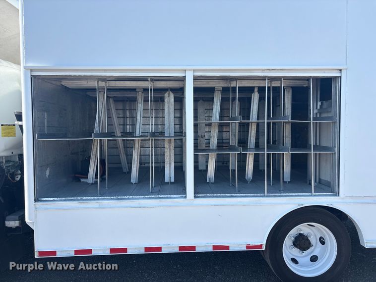 image for item EG8913 2014 Isuzu NPR-HD delivery truck