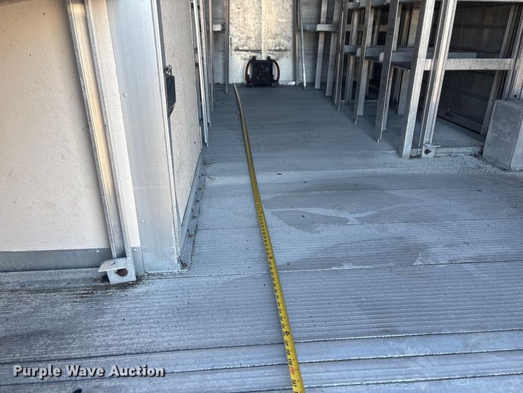 image for item EG8913 2014 Isuzu NPR-HD delivery truck