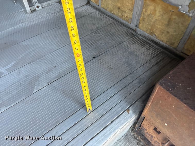 image for item EG8913 2014 Isuzu NPR-HD delivery truck