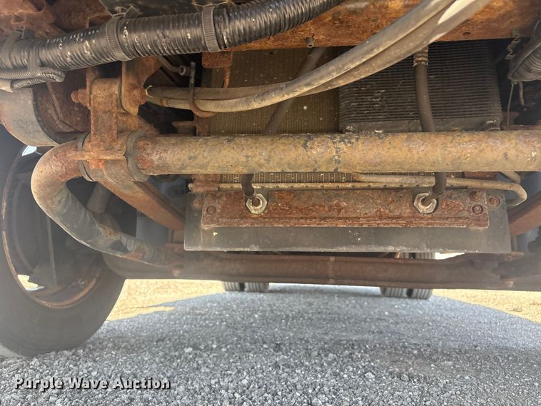 image for item EG8913 2014 Isuzu NPR-HD delivery truck