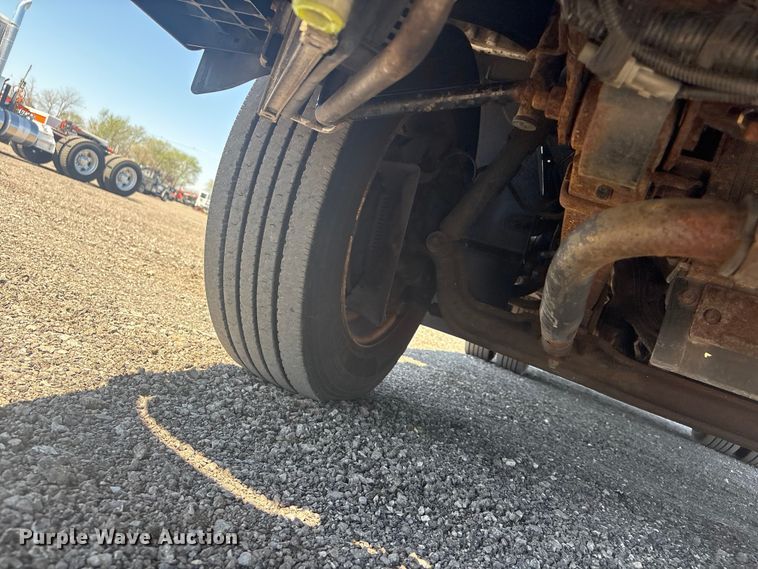 image for item EG8913 2014 Isuzu NPR-HD delivery truck