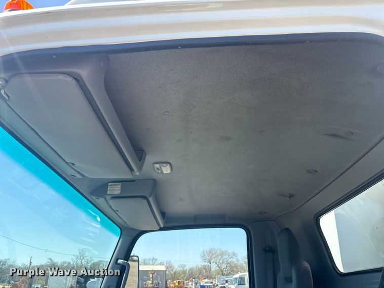 image for item EG8913 2014 Isuzu NPR-HD delivery truck