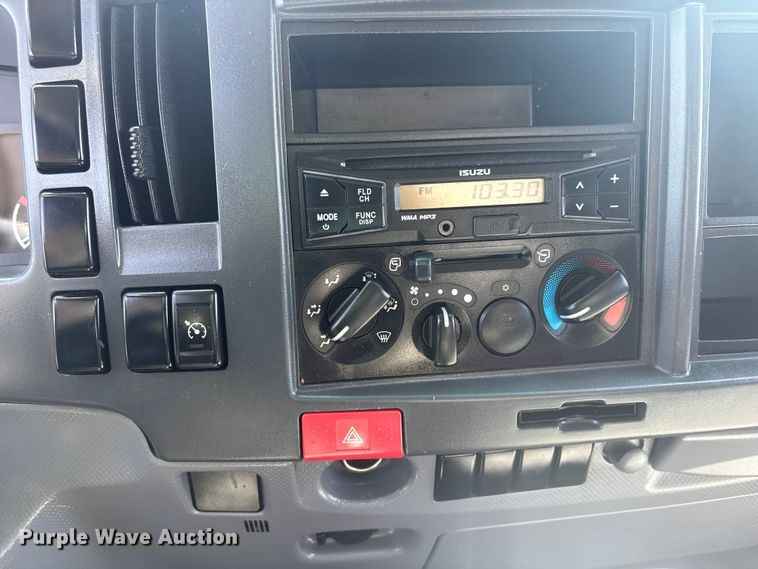 image for item EG8913 2014 Isuzu NPR-HD delivery truck