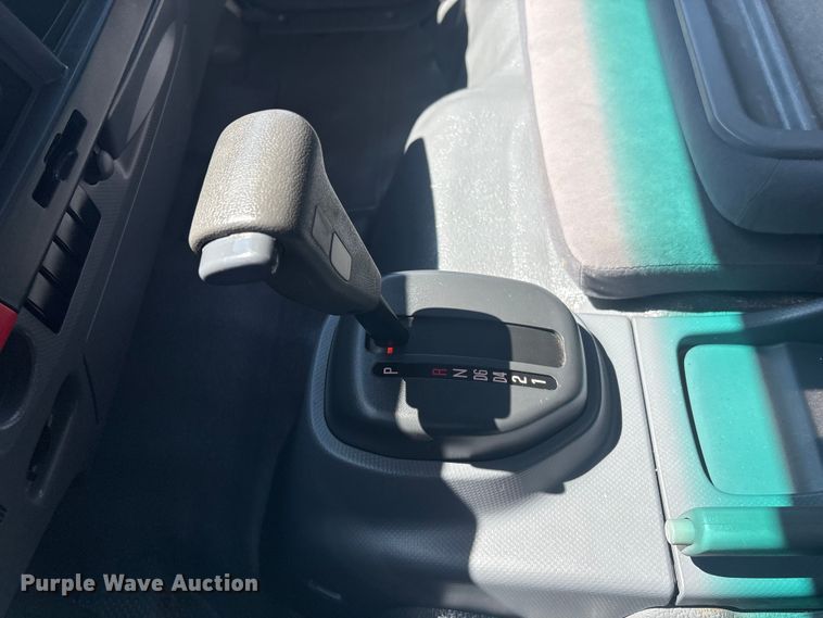 image for item EG8913 2014 Isuzu NPR-HD delivery truck