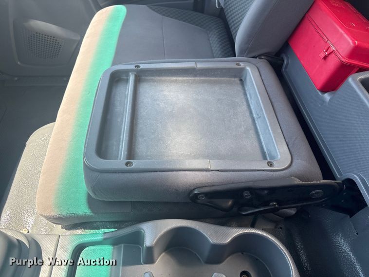 image for item EG8913 2014 Isuzu NPR-HD delivery truck