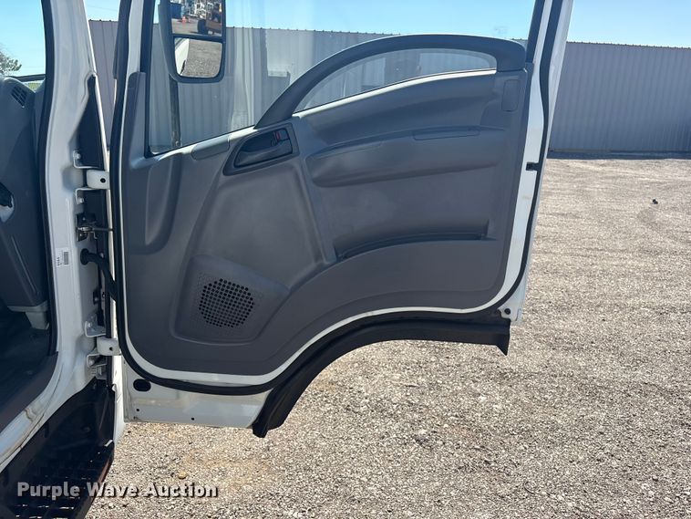 image for item EG8913 2014 Isuzu NPR-HD delivery truck