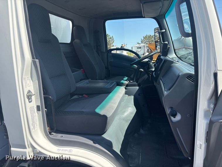 image for item EG8913 2014 Isuzu NPR-HD delivery truck