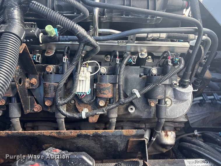 image for item EG8913 2014 Isuzu NPR-HD delivery truck