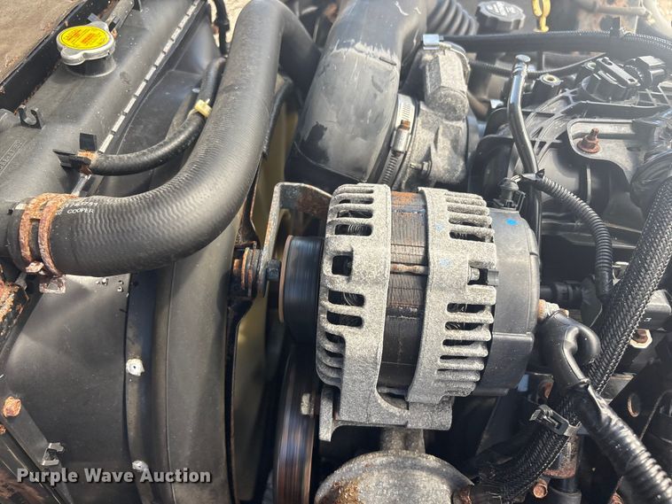 image for item EG8913 2014 Isuzu NPR-HD delivery truck