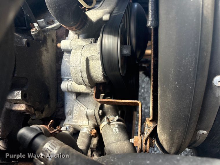 image for item EG8913 2014 Isuzu NPR-HD delivery truck