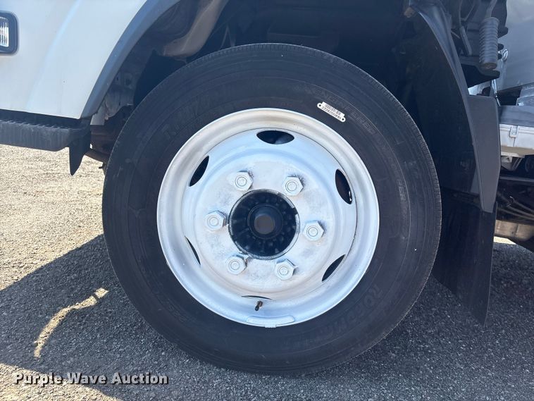 image for item EG8913 2014 Isuzu NPR-HD delivery truck