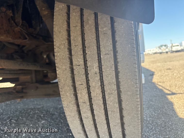 image for item EG8913 2014 Isuzu NPR-HD delivery truck