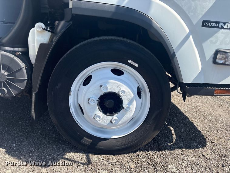 image for item EG8913 2014 Isuzu NPR-HD delivery truck