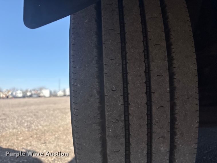 image for item EG8913 2014 Isuzu NPR-HD delivery truck