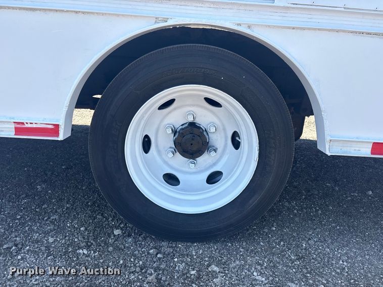 image for item EG8913 2014 Isuzu NPR-HD delivery truck