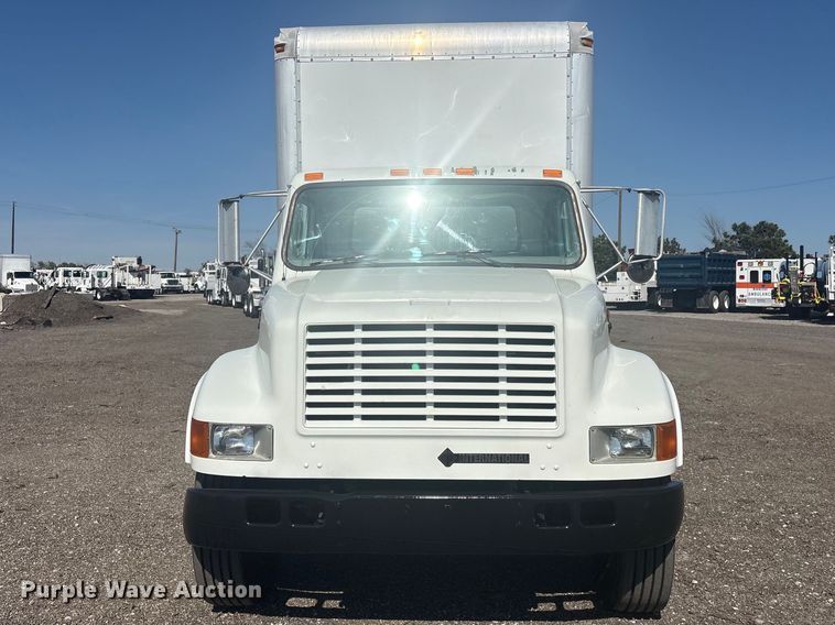 image for item EG8916 2001 International 4700 box truck