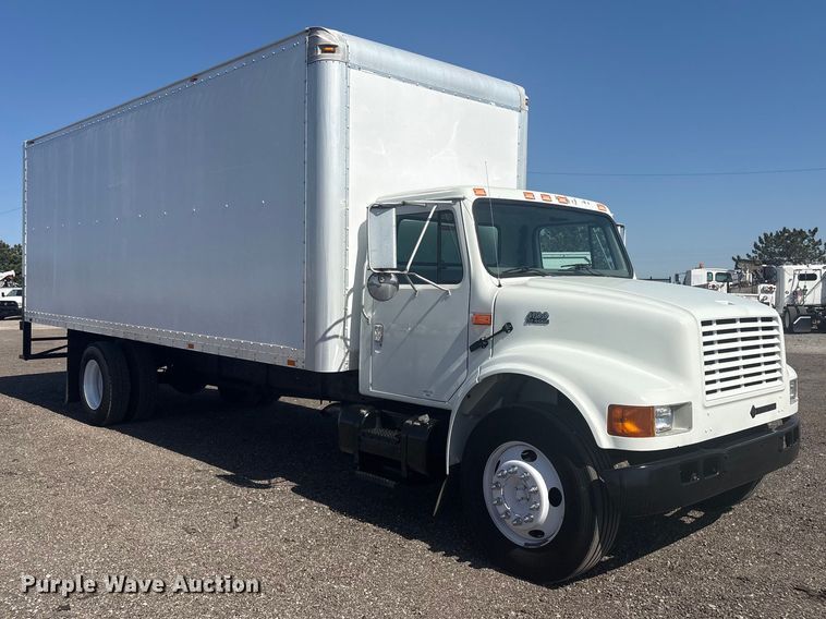 image for item EG8916 2001 International 4700 box truck