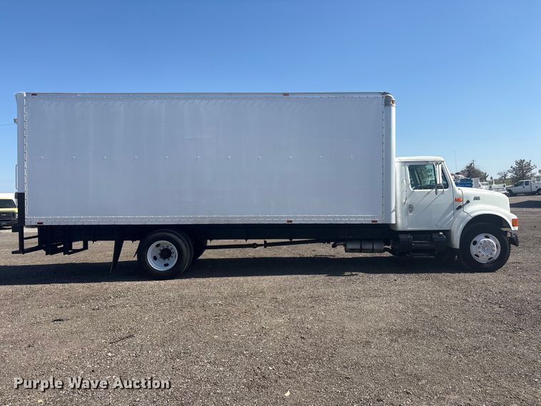 image for item EG8916 2001 International 4700 box truck
