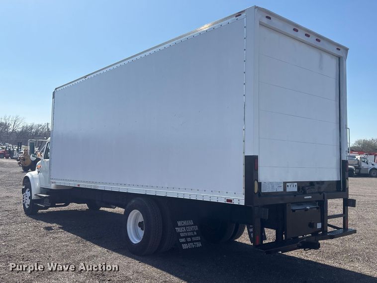 image for item EG8916 2001 International 4700 box truck
