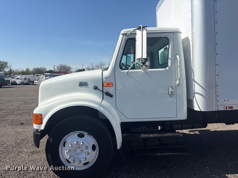image for item EG8916 2001 International 4700 box truck